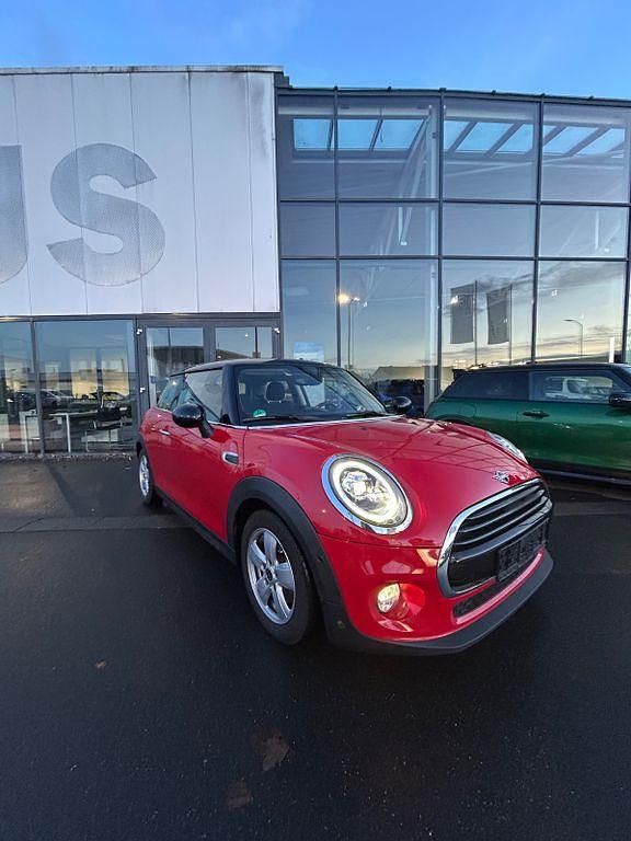 Gebraucht Mini Cooper Essential 136 PS (100 kW) 2020 Rot Kleinwagen