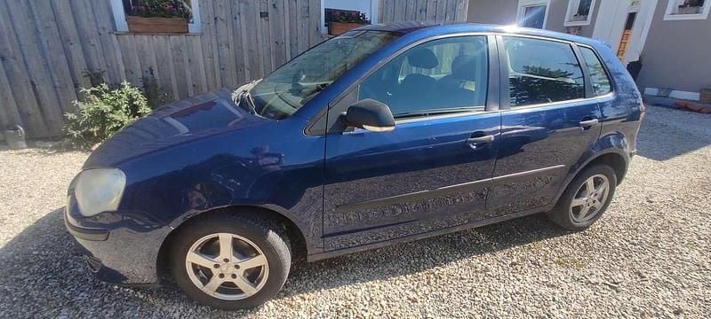 Gebraucht VW Polo 64 PS (47 kW) 2005 Blau Kleinwagen
