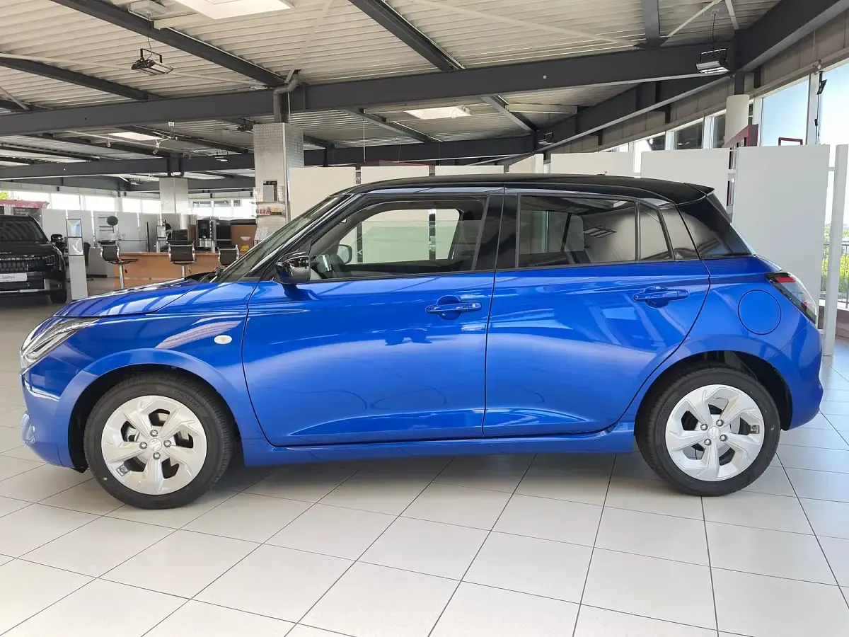 Neu Suzuki Swift Comfort 82 PS (60 kW) 2026 Frontier blue pearl metallic Kleinwagen