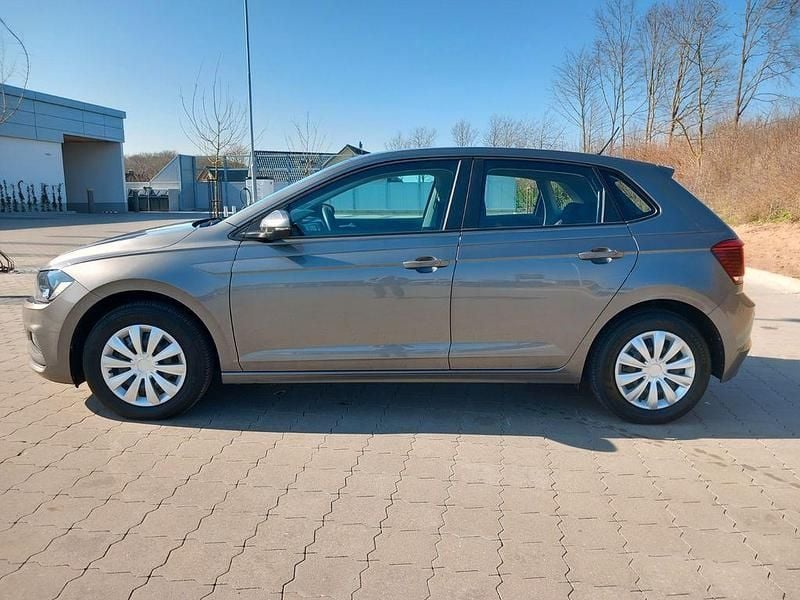 Gebraucht VW Polo Trendline 75 PS (55 kW) 2018 Silber Kleinwagen