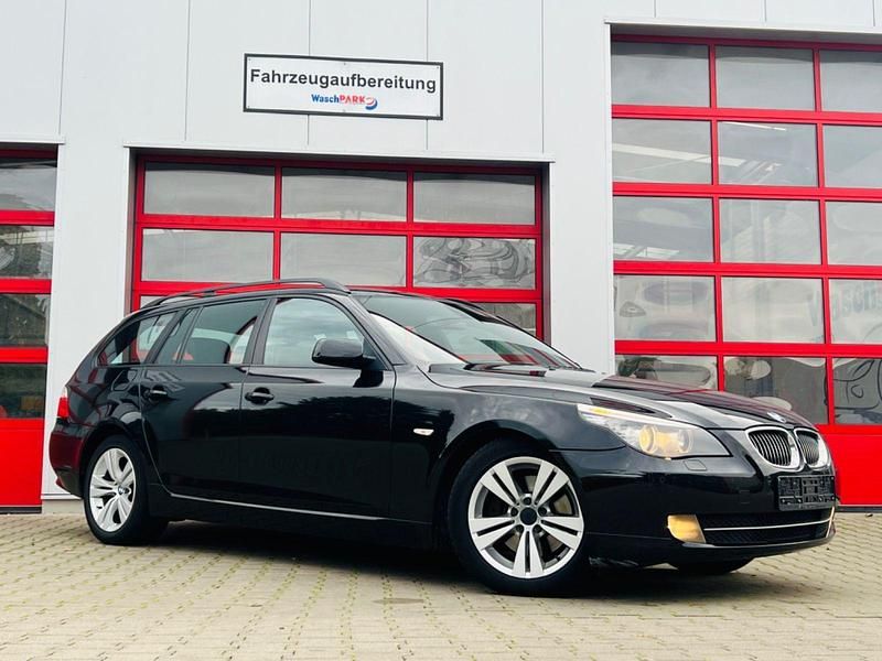 Schwarz Gebraucht 2009 BMW 523 Shadowline Kombi | 3.490 € (Guter Preis) - Bild 1/4