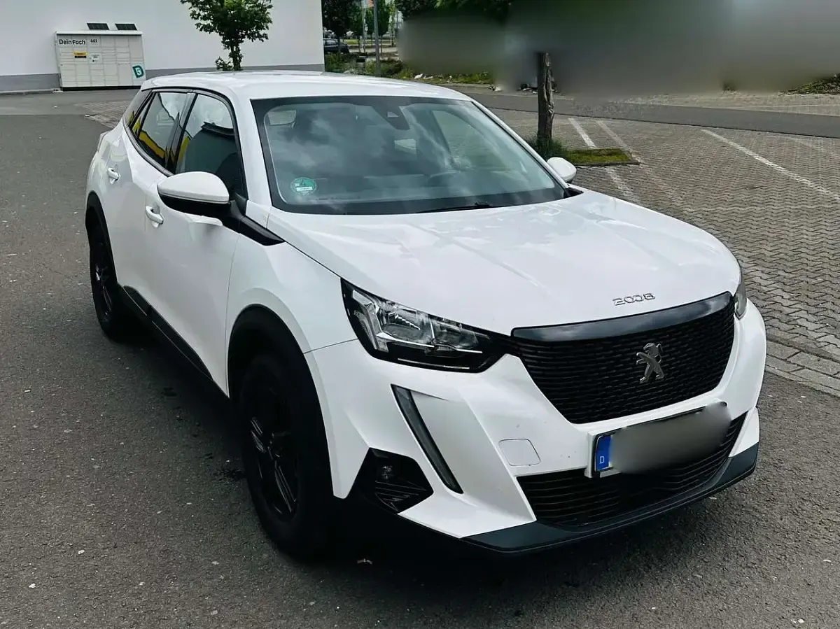 Gebraucht Peugeot 2008 101 PS (74 kW) 2021 Weiß SUV