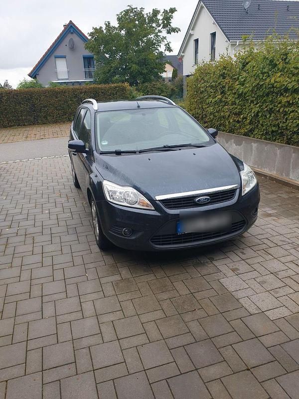 Grau Gebraucht 2008 Ford Focus Ambiente Kombi | 1.400 € (Fairer Preis) - Bild 1/4