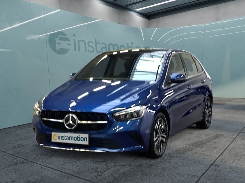 Gebraucht Mercedes B200 Progressive 163 PS (119 kW) 2023 Blau Van / Kleinbus