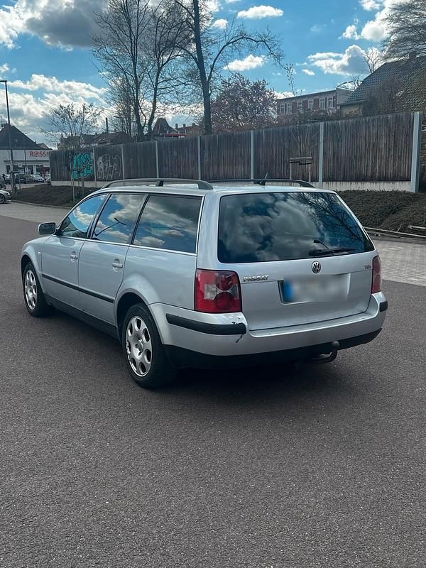 Gebraucht VW Passat 136 PS (100 kW) 2003 Weiß Kombi