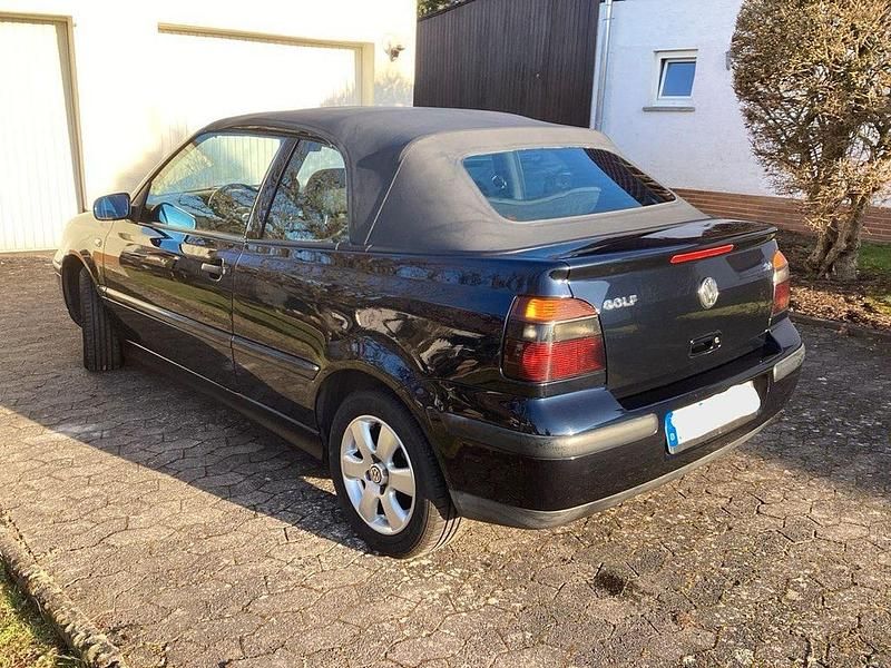 Gebraucht VW Golf Cabriolet 116 PS (85 kW) 2002 Blau Cabrio