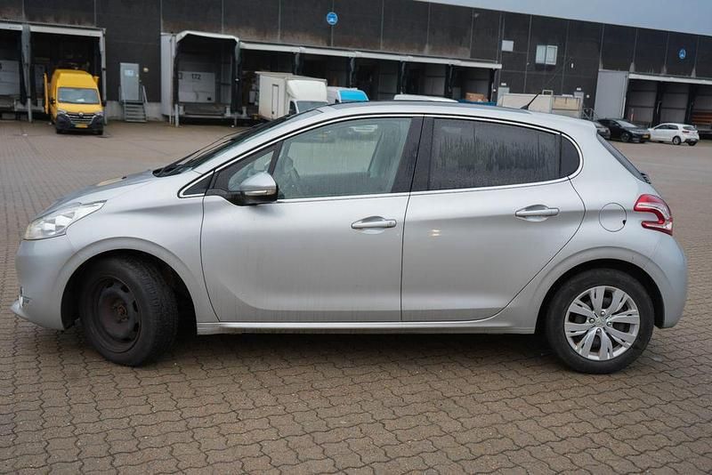 Gebraucht Peugeot 208 Allure Sky 82 PS (60 kW) 2013 Silber Kleinwagen