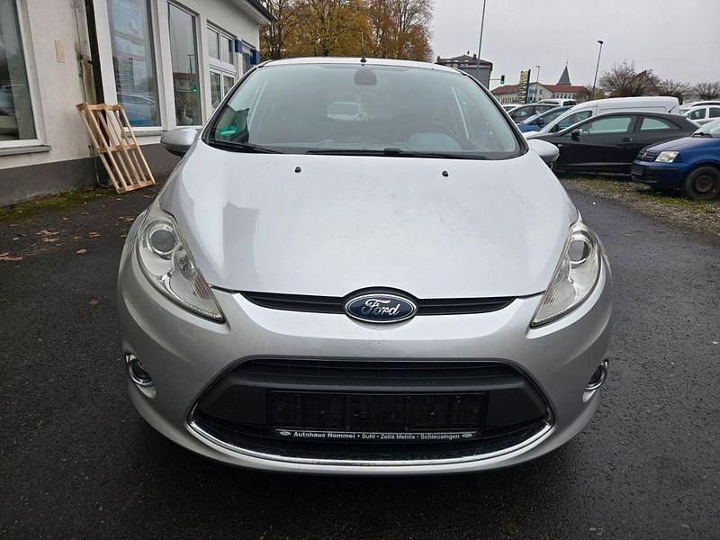 Gebraucht Ford Fiesta Trend 95 PS (69 kW) 2011 Silber Limousine