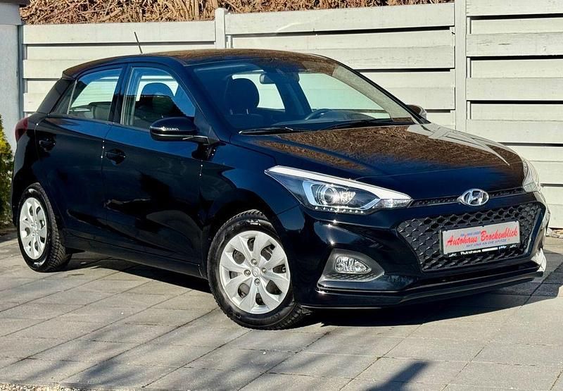 Gebraucht Hyundai i20 YES! 101 PS (74 kW) 2019 Schwarz Kleinwagen