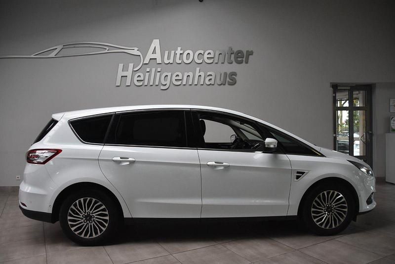 Gebraucht Ford S-MAX Titanium 190 PS (139 kW) 2019 Weiß Van / Kleinbus