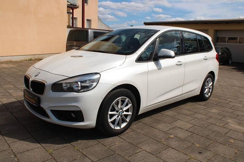 Weiß Gebraucht 2017 BMW 216 Gran Tourer Van / Kleinbus | 13.990 € (Fairer Preis) - Bild 1/4