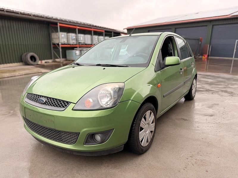Gebraucht Ford Fiesta 80 PS (58 kW) 2007 Grün Kleinwagen