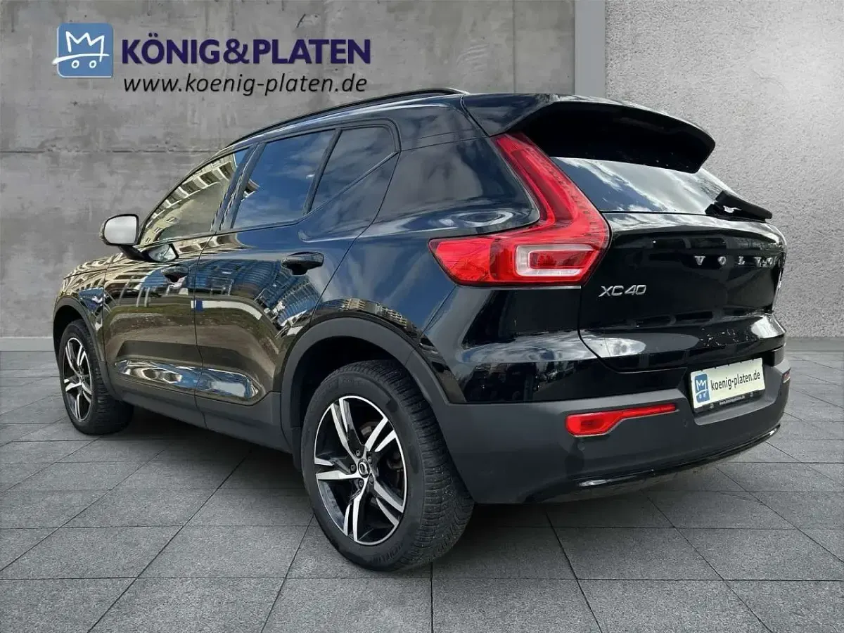 Gebraucht Volvo XC40 Plus 197 PS (144 kW) 2023 Black stone (schwarz) SUV