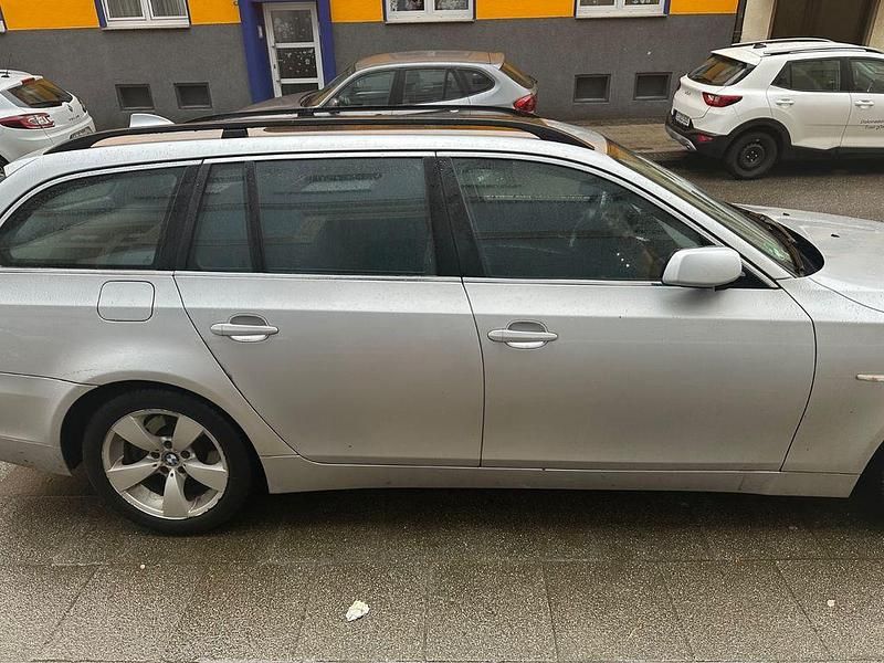 Gebraucht BMW 530 Performance 258 PS (189 kW) 2006 Silber Kombi