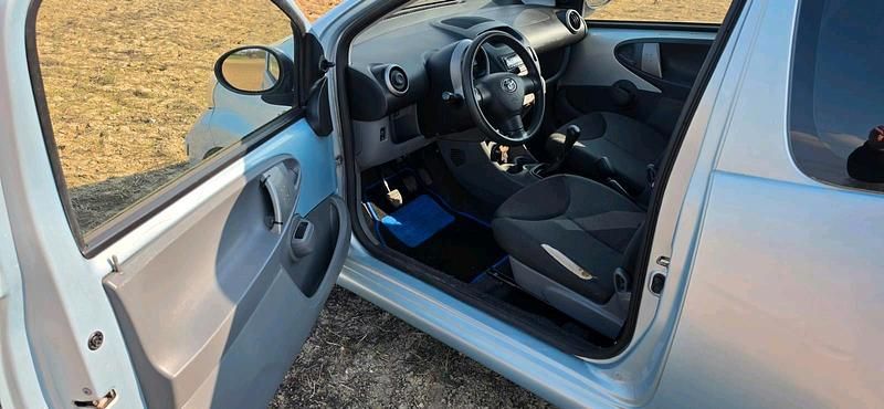 Gebraucht Toyota Aygo 67 PS (49 kW) 2006 Grau Kleinwagen