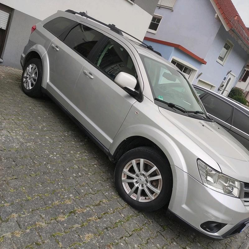 Gebraucht Fiat Freemont 170 PS (125 kW) 2012 Silber SUV