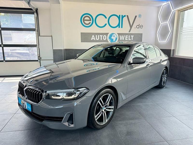 Grau Gebraucht 2021 BMW 540 Luxury Line Limousine | 36.495 € (Fairer Preis) - Bild 1/4