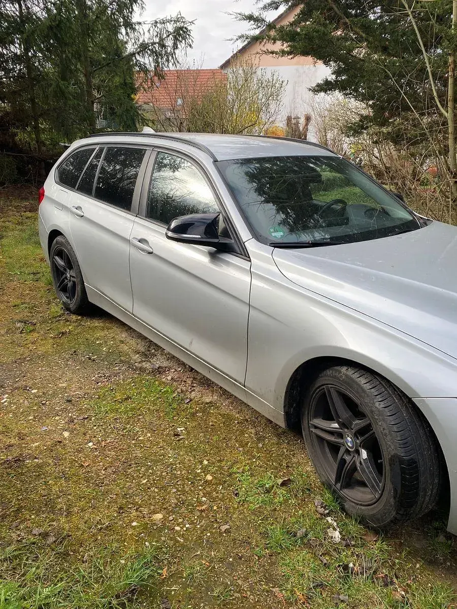 Gebraucht BMW 318 150 PS (110 kW) 2017 Silber Kombi