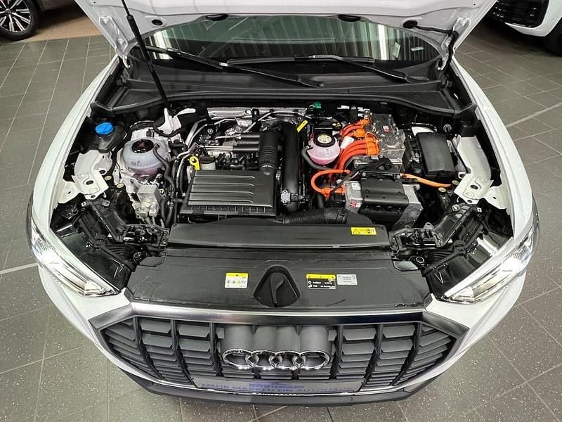 Gebraucht Audi Q3 Sportback Sport 150 PS (110 kW) 2022 Ibisweiss SUV