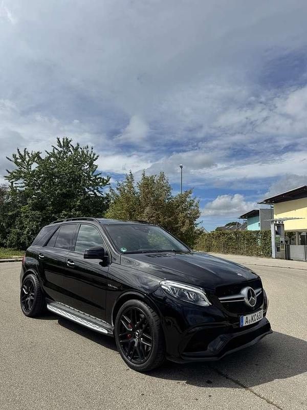 Schwarz Gebraucht 2017 Mercedes GLE63 AMG AMG SUV | 47.300 € - Bild 1/4