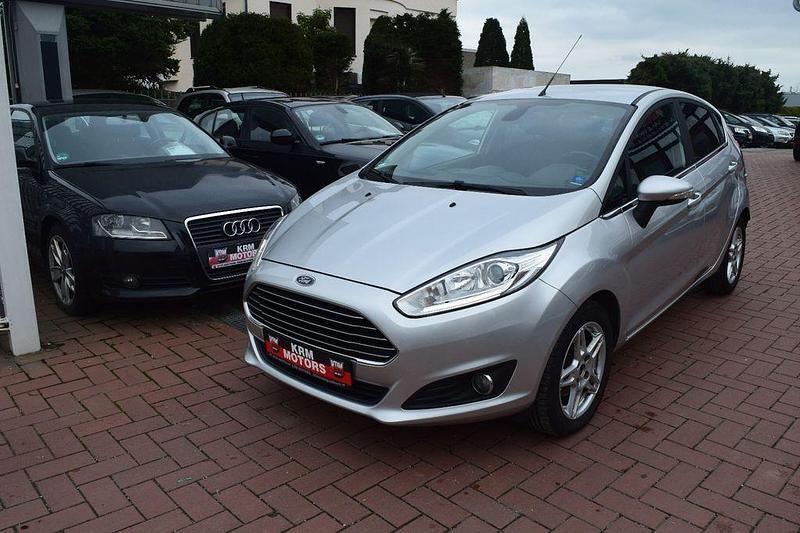 Gebraucht Ford Fiesta 80 PS (58 kW) 2014 Silber Kleinwagen