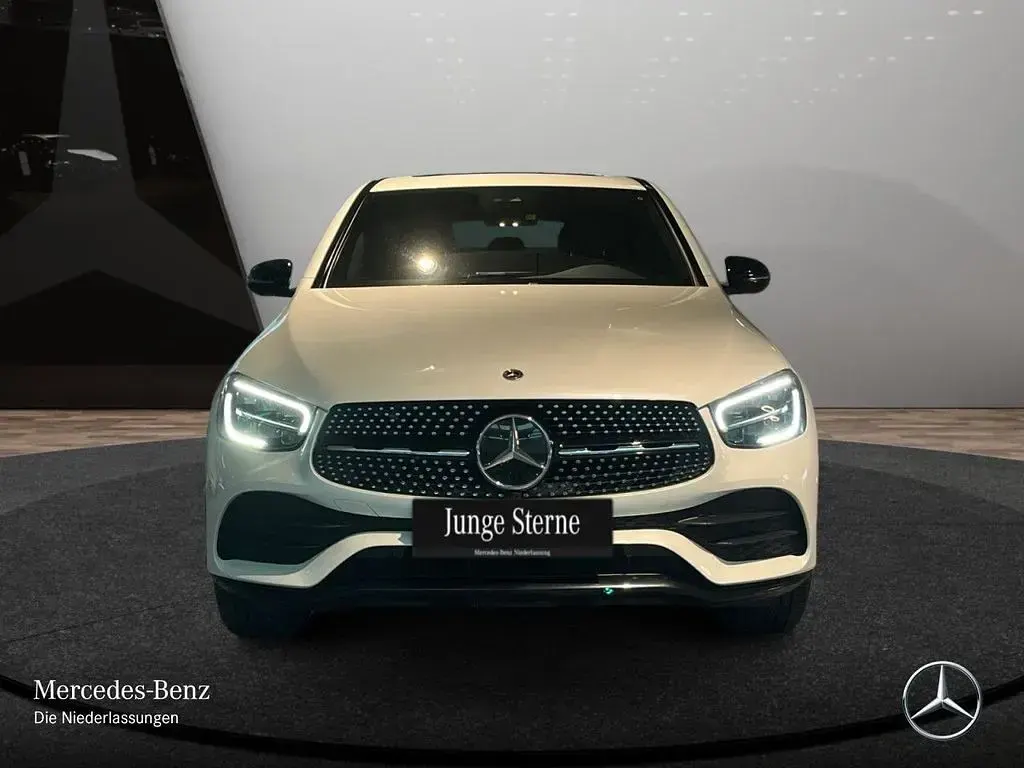 Gebraucht Mercedes GLC400d AMG 330 PS (242 kW) 2021 Weiß Coupé