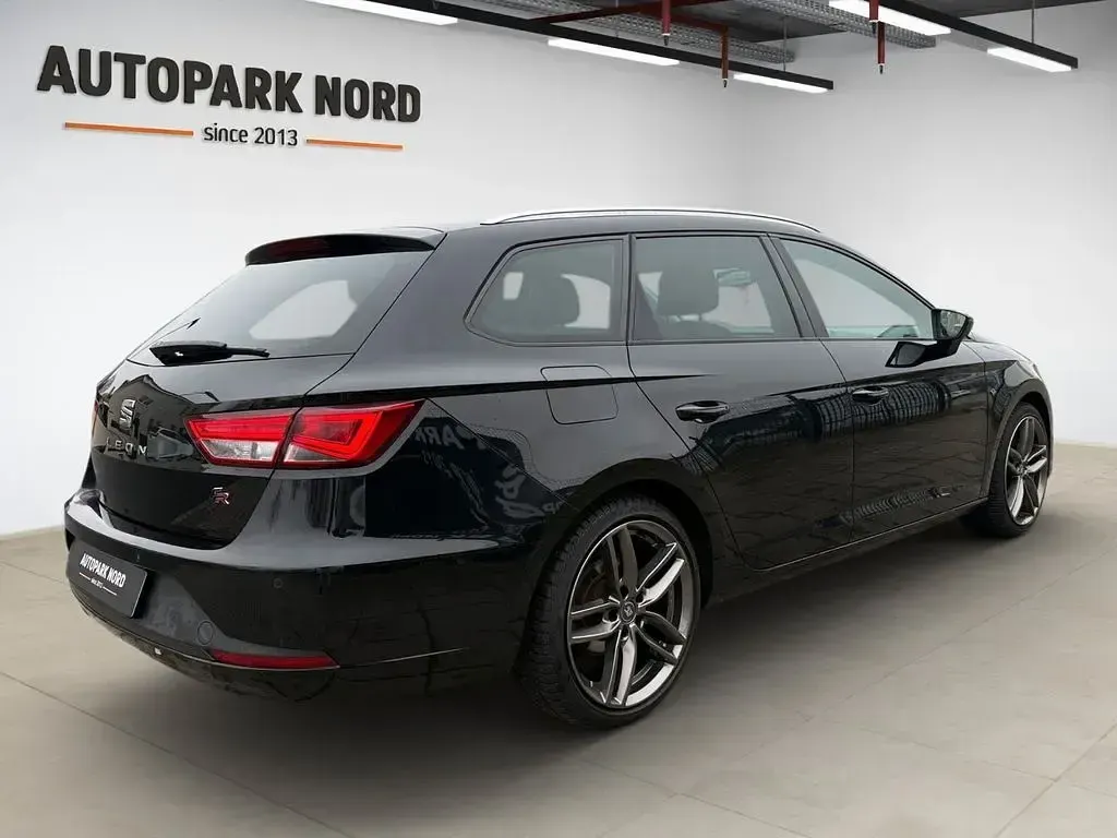 Używany Seat Leon ST FR 184 KM (135 kW) 2016 Czarny Kombi