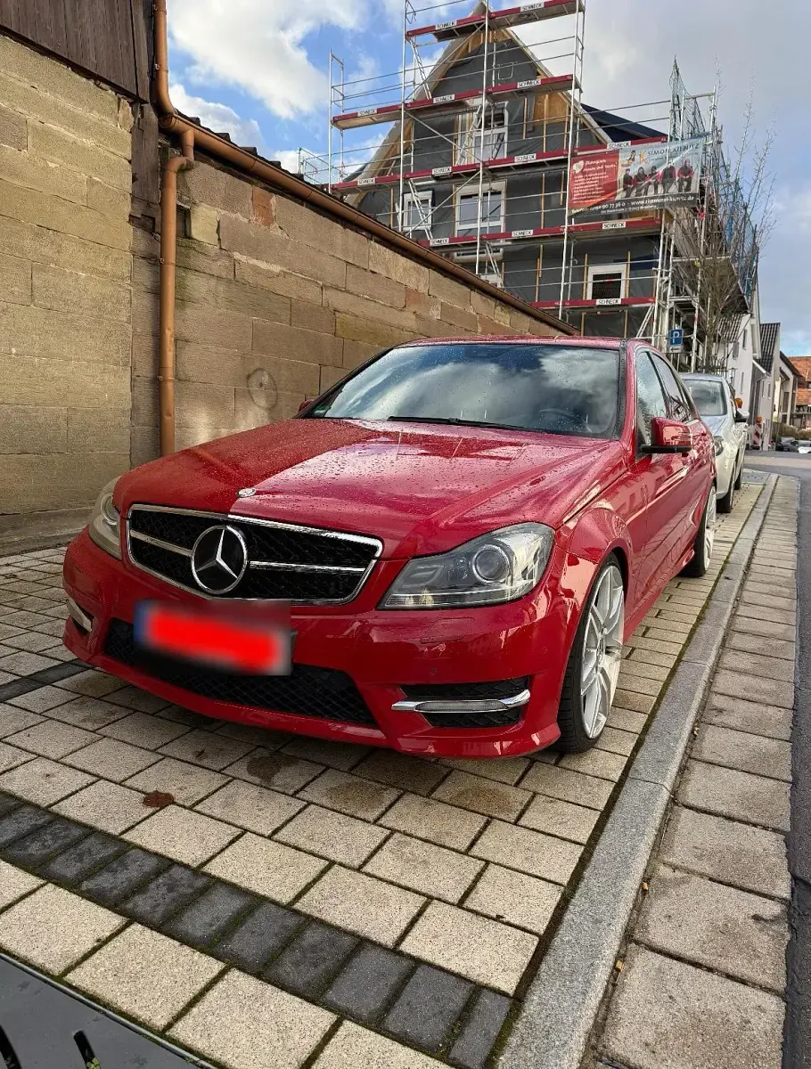 Gebraucht Mercedes C350 AMG 265 PS (194 kW) 2012 Rot Limousine
