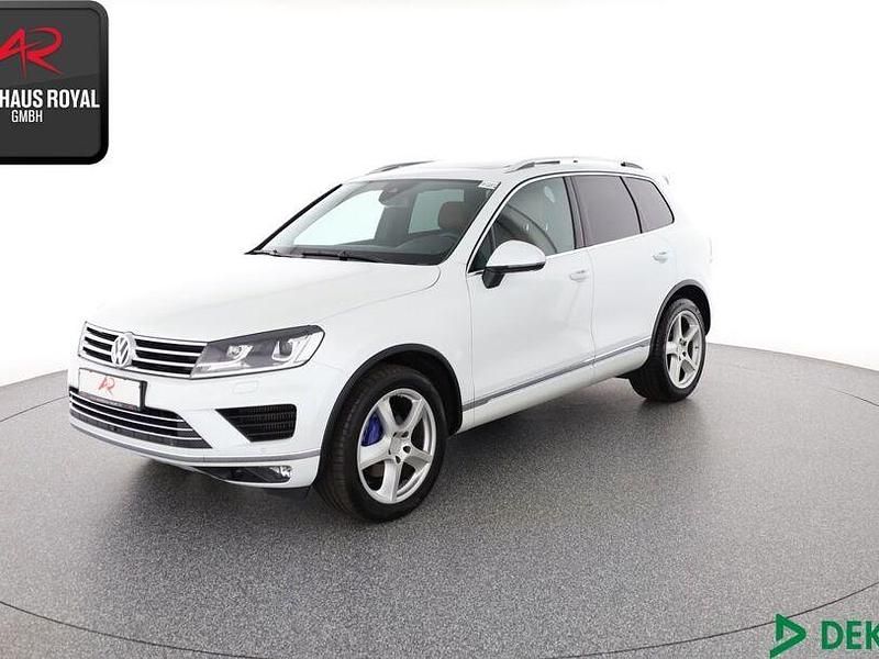 Oryxweiß Gebraucht 2015 VW Touareg R-line SUV | 28.880 € (Fairer Preis) - Bild 1/4