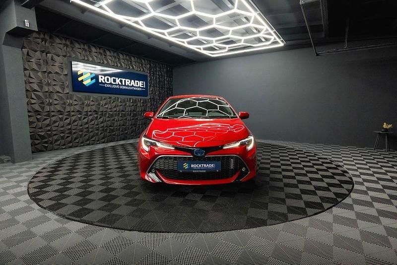Gebraucht Toyota Corolla Hybrid Lounge 184 PS (135 kW) 2020 Rot Limousine