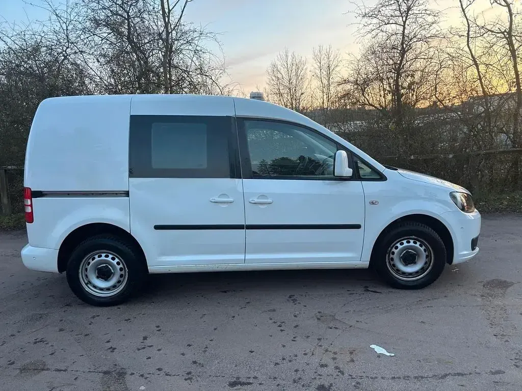 Gebraucht VW Caddy 109 PS (80 kW) 2014 Weiß Van / Kleinbus