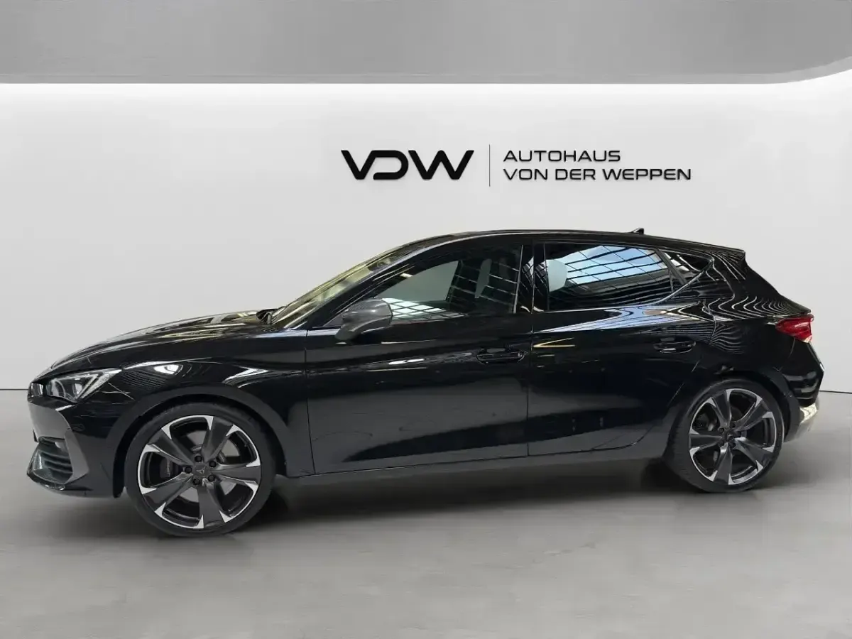 Gebraucht Cupra Leon VZ 300 PS (220 kW) 2024 Schwarz Limousine