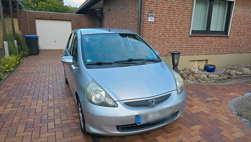 Silber Gebraucht 2007 Honda Jazz Kleinwagen | 2.200 € (Etwas zu teuer) - Bild 1/4