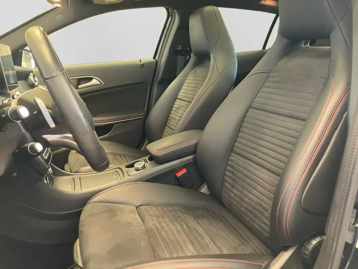 Gebraucht Mercedes GLA250 AMG 211 PS (155 kW) 2019 Schwarz SUV