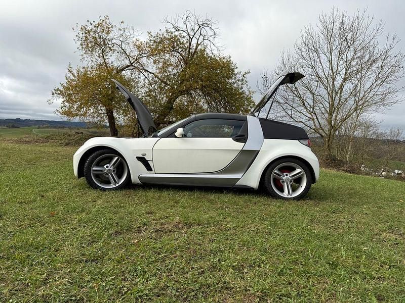 Weiß Gebraucht 2004 Smart Roadster Cabrio | 5.150 € (Fairer Preis) - Bild 1/4