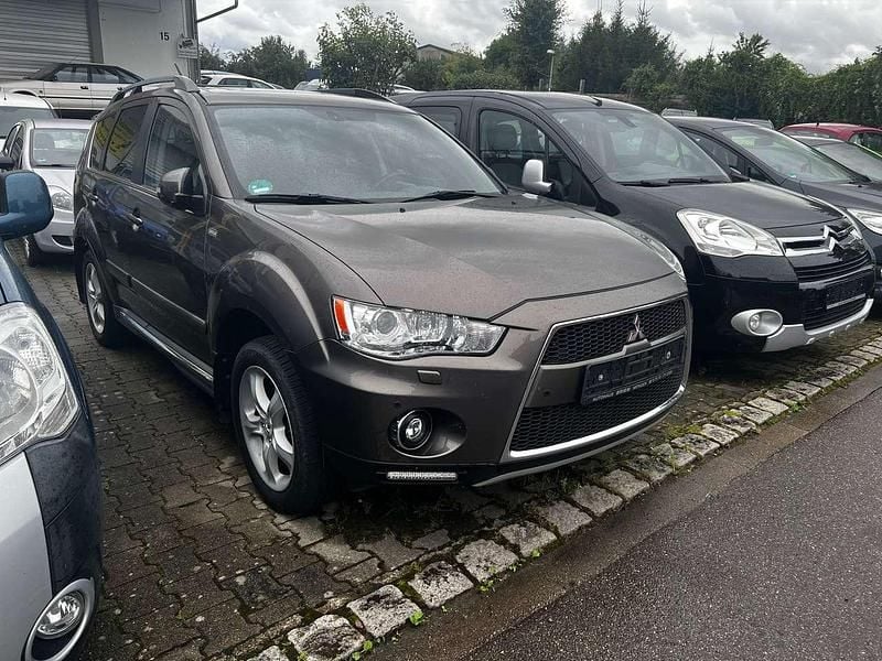 Granitbraun (m) Gebraucht 2011 Mitsubishi Outlander Instyle SUV | 5.500 € (Superpreis) - Bild 1/4