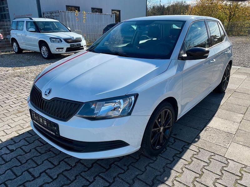 Weiß Gebraucht 2016 Skoda Fabia Limousine | 7.490 € (Fairer Preis) - Bild 1/4