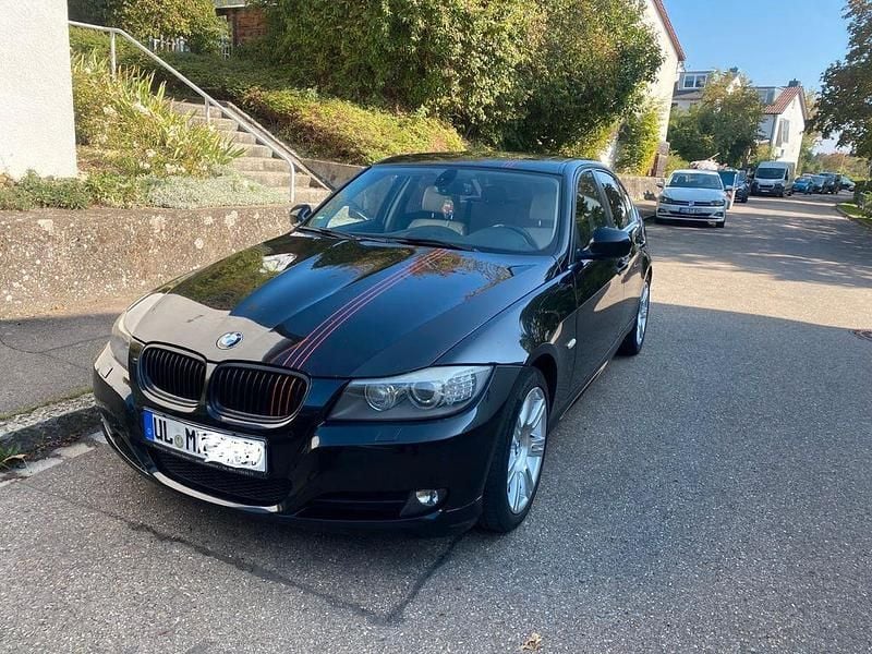 Second-hand BMW 325 218 CP (160 kW) 2011 Negru Berlinǎ