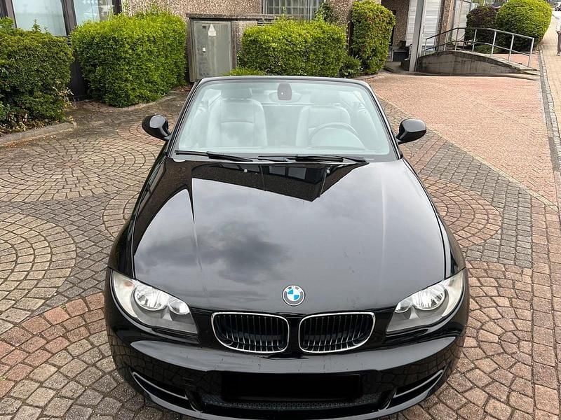 Gebraucht BMW 118 Cabriolet 143 PS (105 kW) 2010 Schwarz Cabrio