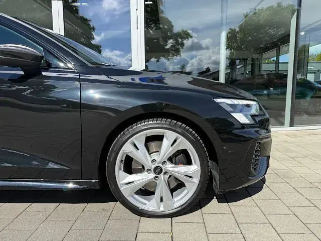 Gebraucht Audi S3 Ambiente 310 PS (228 kW) 2024 Schwarz Limousine
