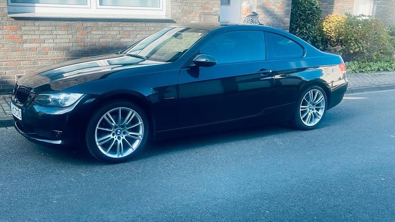 Schwarz Gebraucht 2008 BMW 320 Cabriolet Cabrio | 5.000 € (Etwas zu teuer) - Bild 1/4