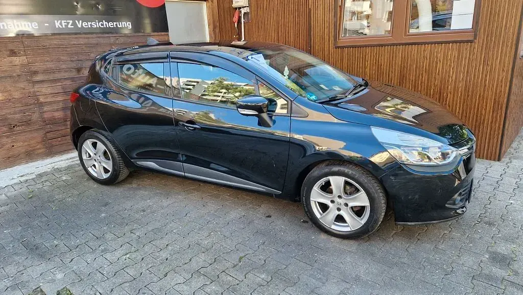 Gebraucht Renault Clio IV Dynamique 120 PS (88 kW) 2015 Sternenschwarz Limousine