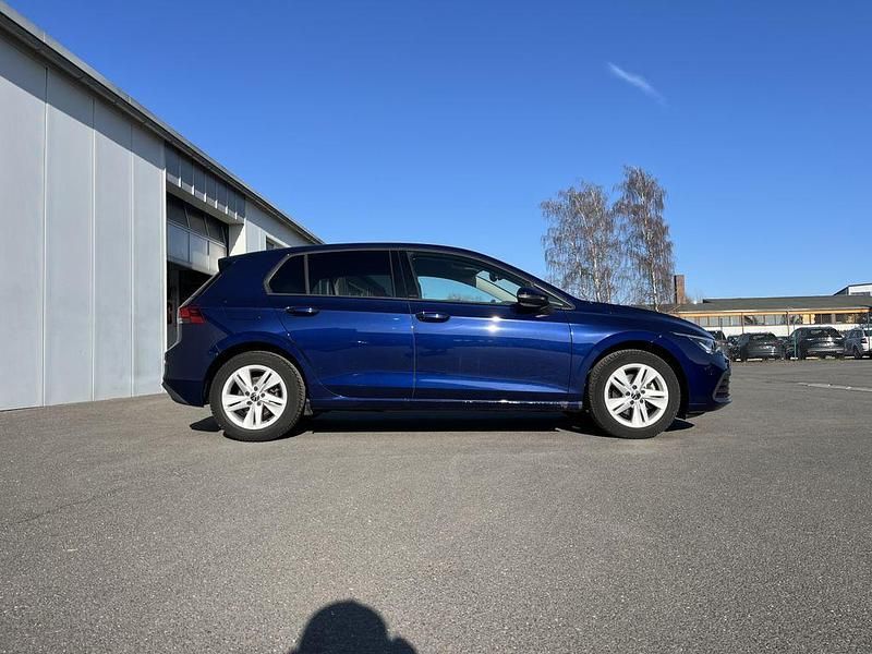 Gebraucht VW Golf VIII Life 116 PS (85 kW) 2023 Blau Limousine