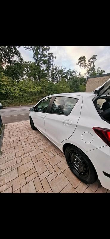 Gebraucht Toyota Yaris 99 PS (72 kW) 2017 Weiß Kleinwagen