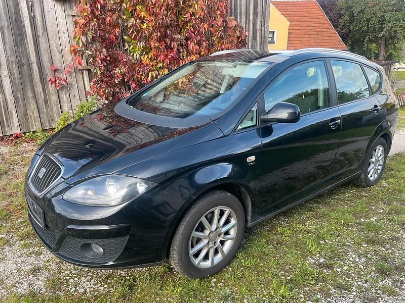 Schwarz Gebraucht 2010 Seat Altea XL Van / Kleinbus | 2.990 € (Fairer Preis) - Bild 1/4