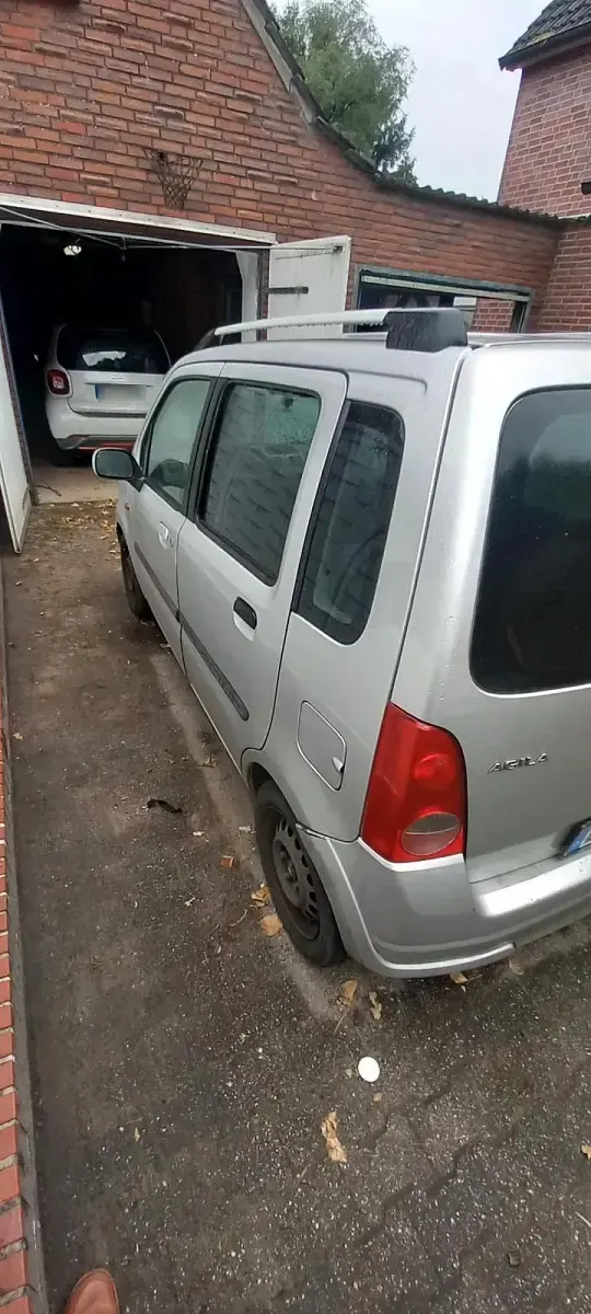 Gebraucht Opel Agila 70 PS (51 kW) 2006 Silber Kleinwagen
