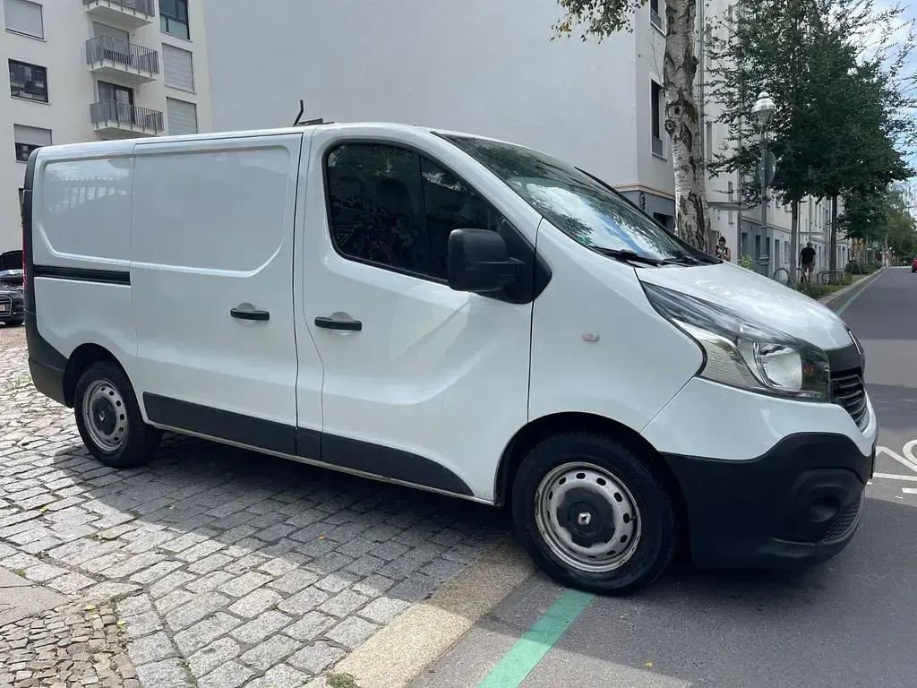 Gebraucht Renault Trafic Komfort 95 PS (69 kW) 2018 Weiß Van / Kleinbus