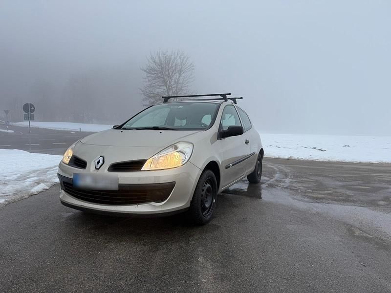 Gebraucht Renault Clio III 88 PS (64 kW) 2006 Gold Kleinwagen