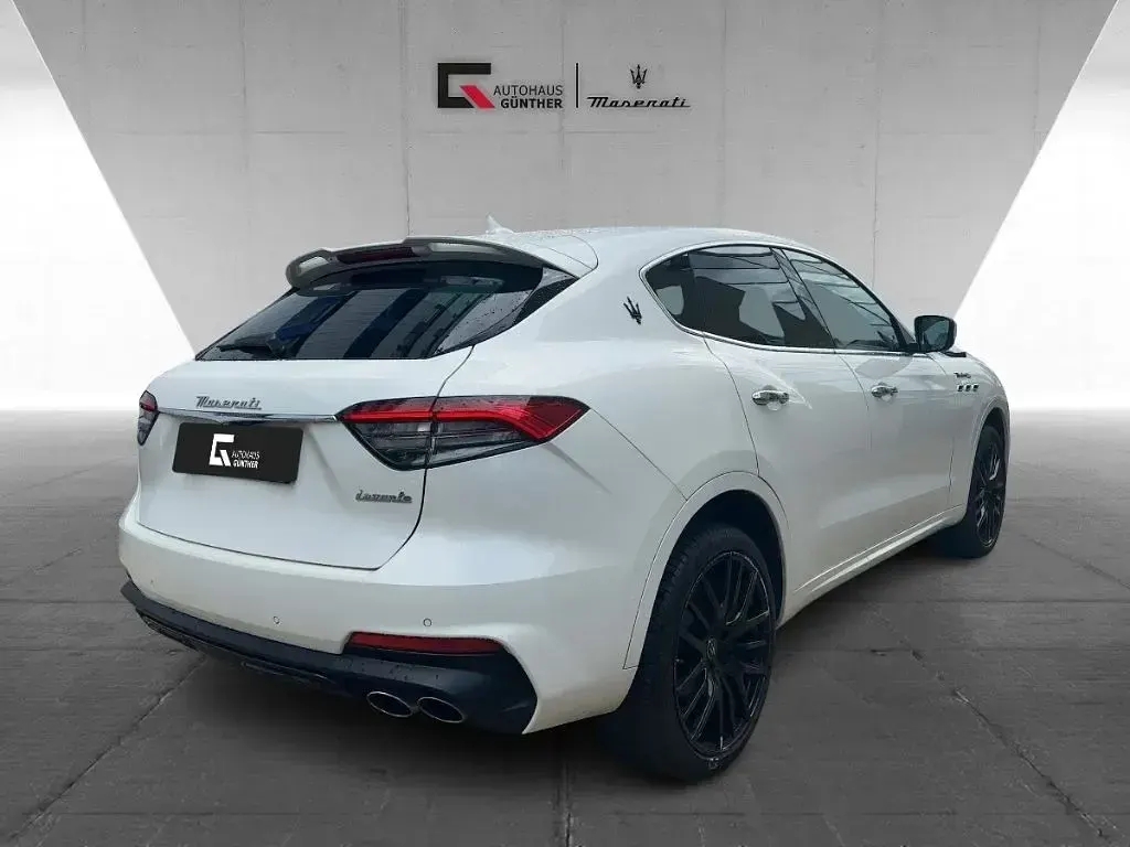 Gebraucht Maserati Levante 430 PS (316 kW) 2022 Weiss SUV