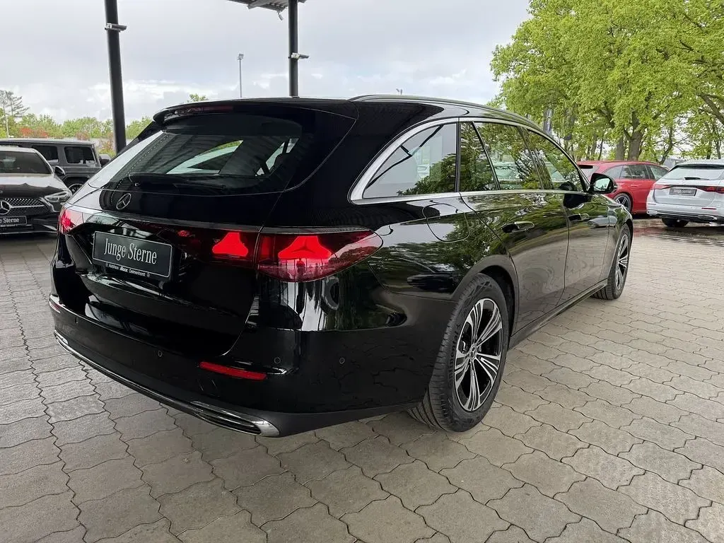 Second-hand Mercedes E200 Advanced Plus 204 CP (150 kW) 2025 Negru Break